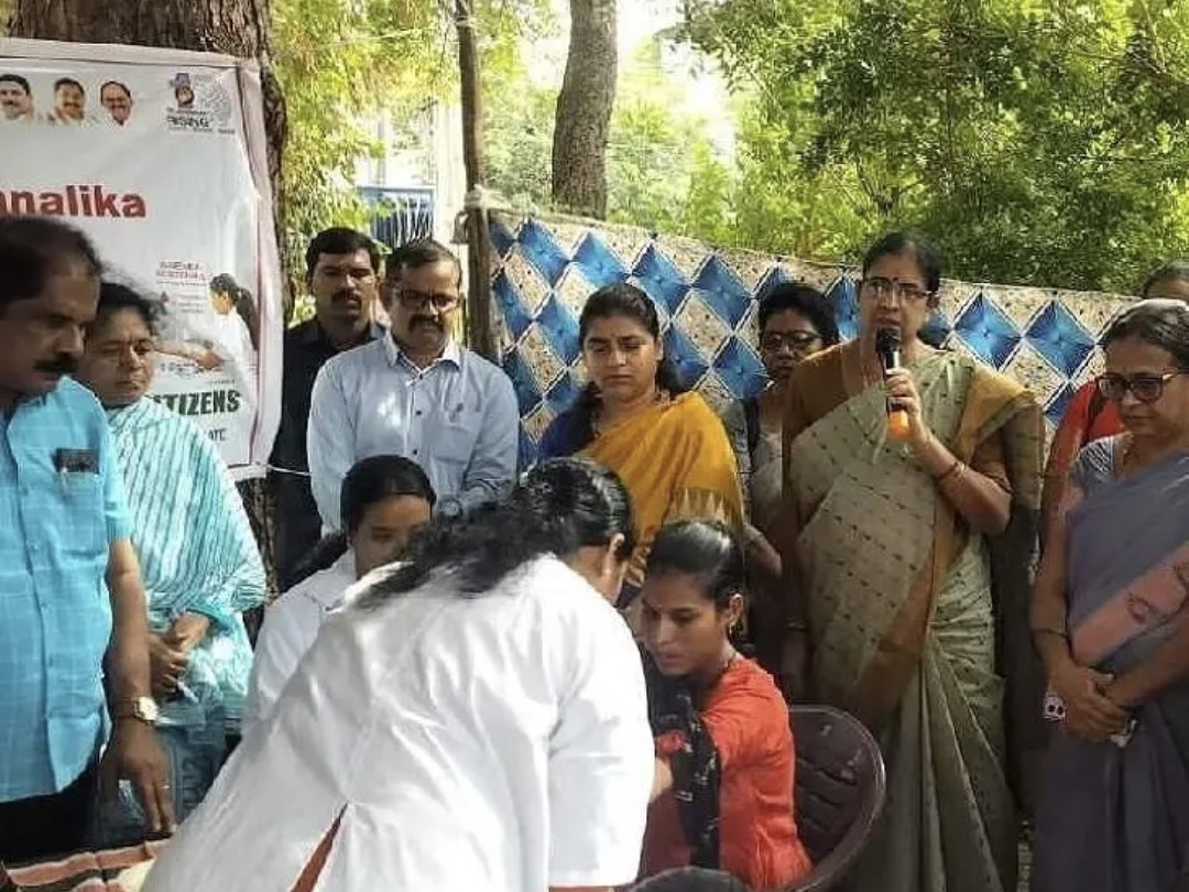 కలెక్టర్ చేతుల మీదుగా వైద్య శిబిరం ప్రారంభం