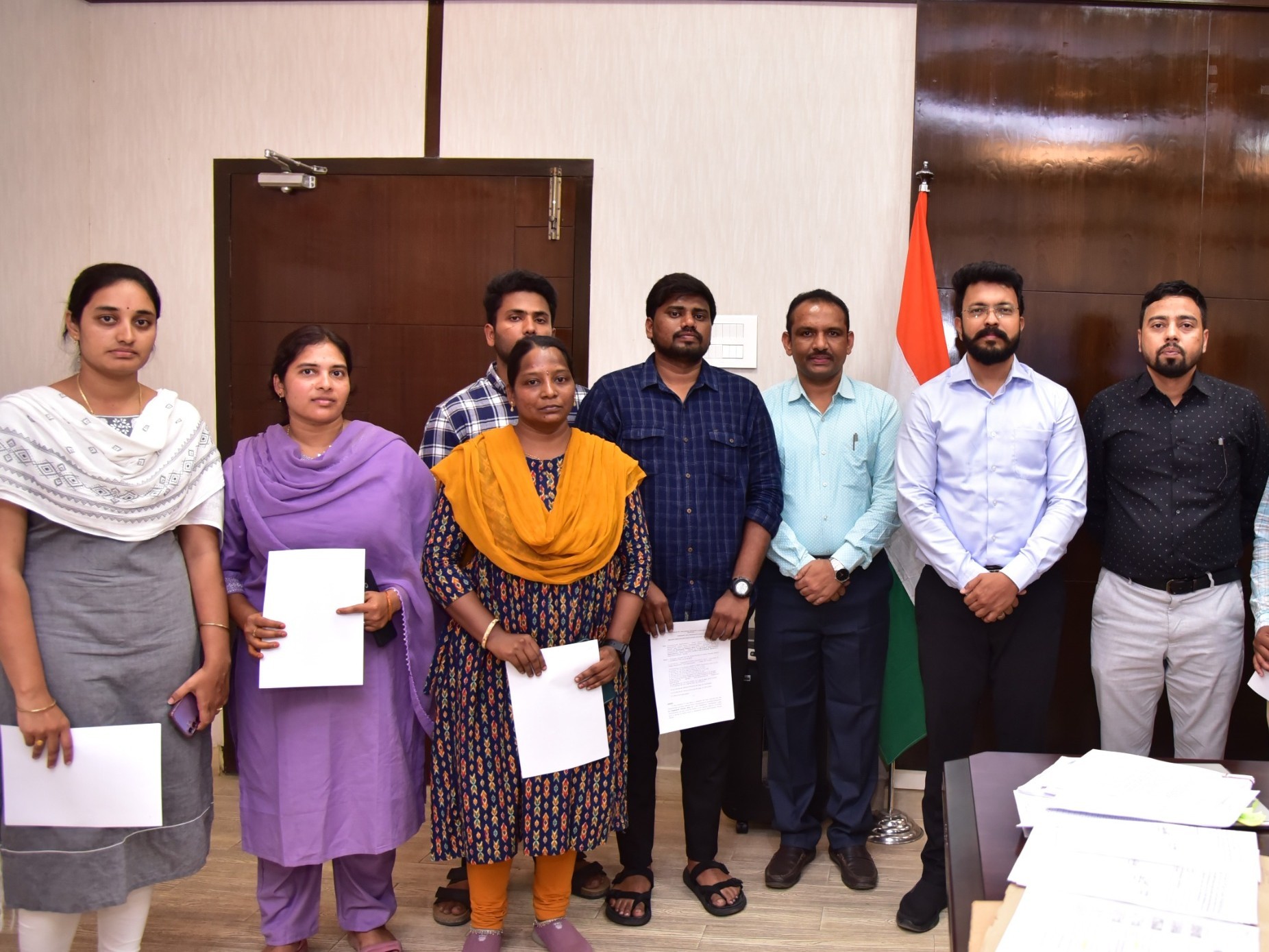 ఏడుగురికి కారుణ్య నియామక  పత్రాలు
