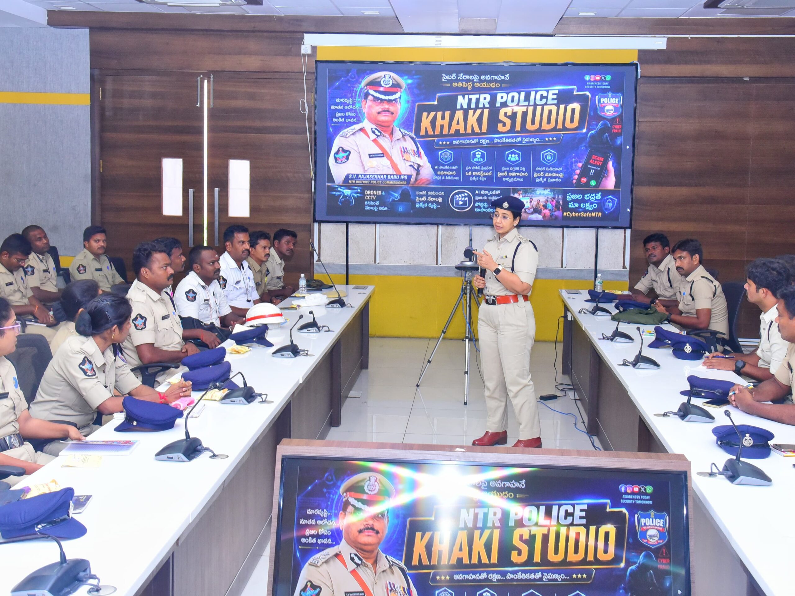 ఎన్టీఆర్ పోలీస్ స్టూడియోను ప్రారంభించిన సీపీ