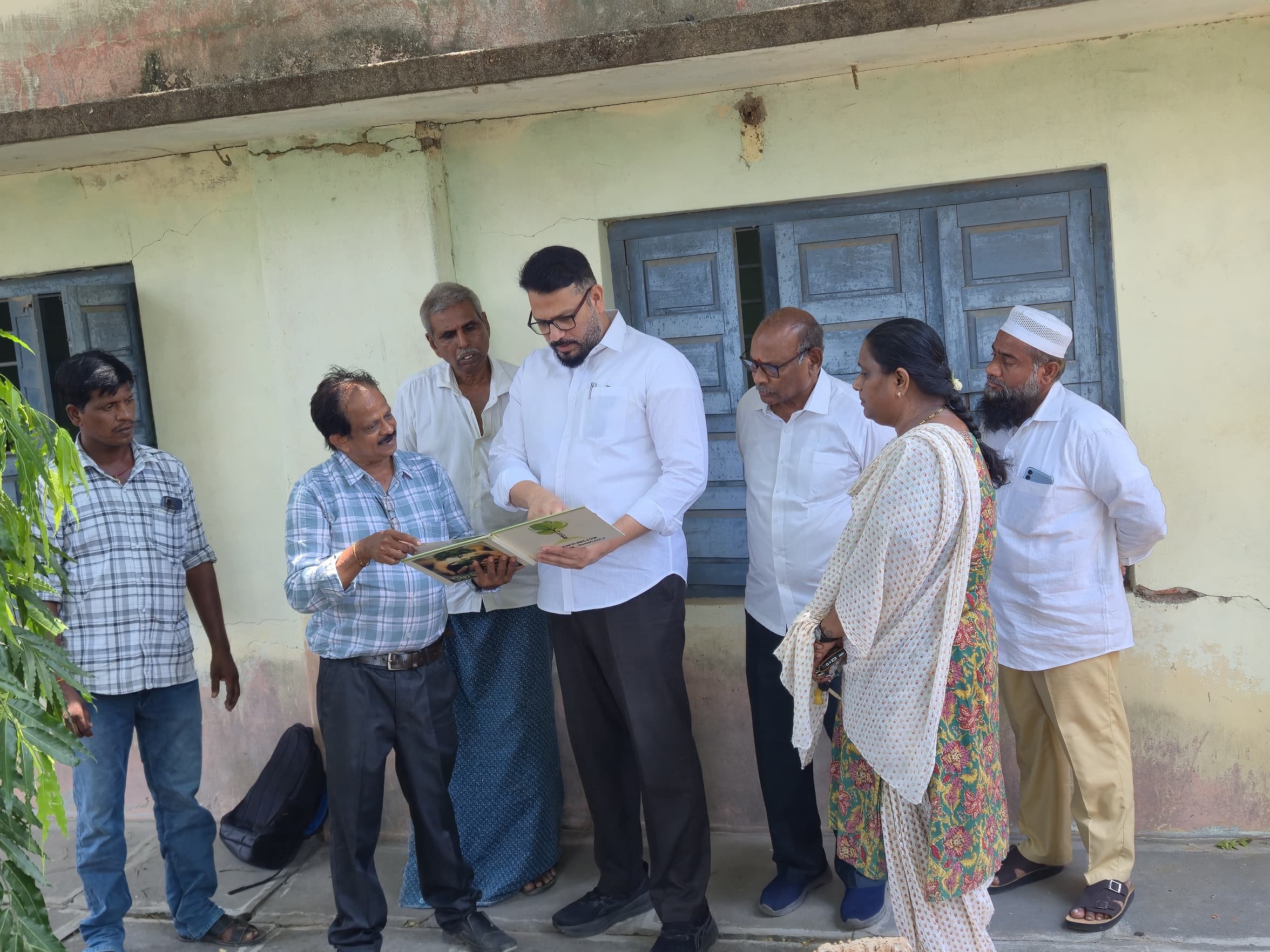 నూతన గ్రంథాలయ పనులు పరిశీలించిన ఛైర్మన్