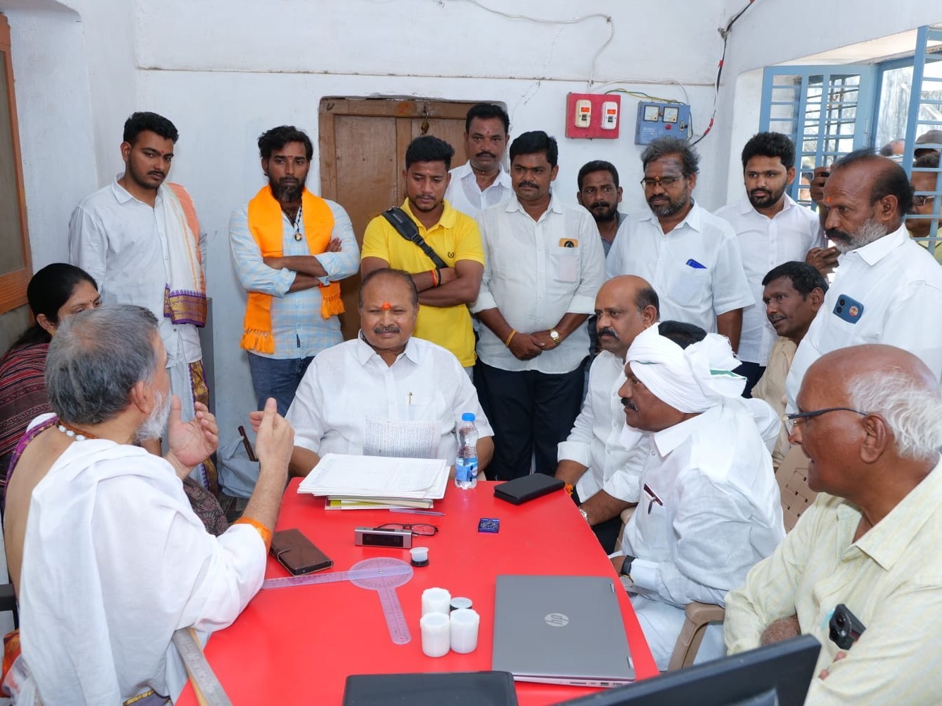 నెమలిపురిలో వేదశాల యంత్రాల పరిశీలన