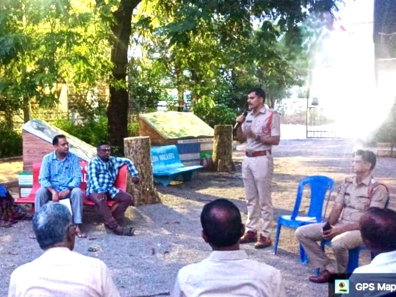 మంగాపురం కాలనీలో ‘మీ సురక్ష’ అవగాహన కార్యక్రమం