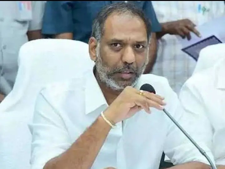 అధికారులకు మెమోలు జారీ చేయాలని మంత్రి ఆదేశం