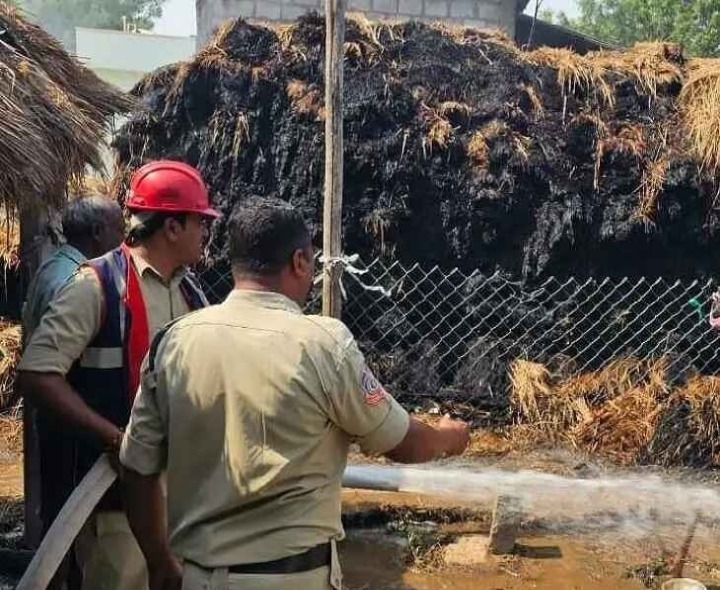 అగ్నిప్రమాదం.. వరిగడ్డి దగ్దం