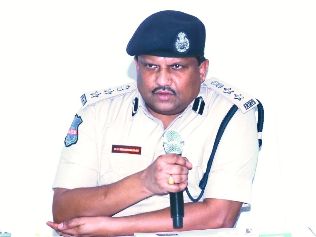 తెలియని వ్యక్తులకు నగదు పంపొద్దు: ఎస్పీ
