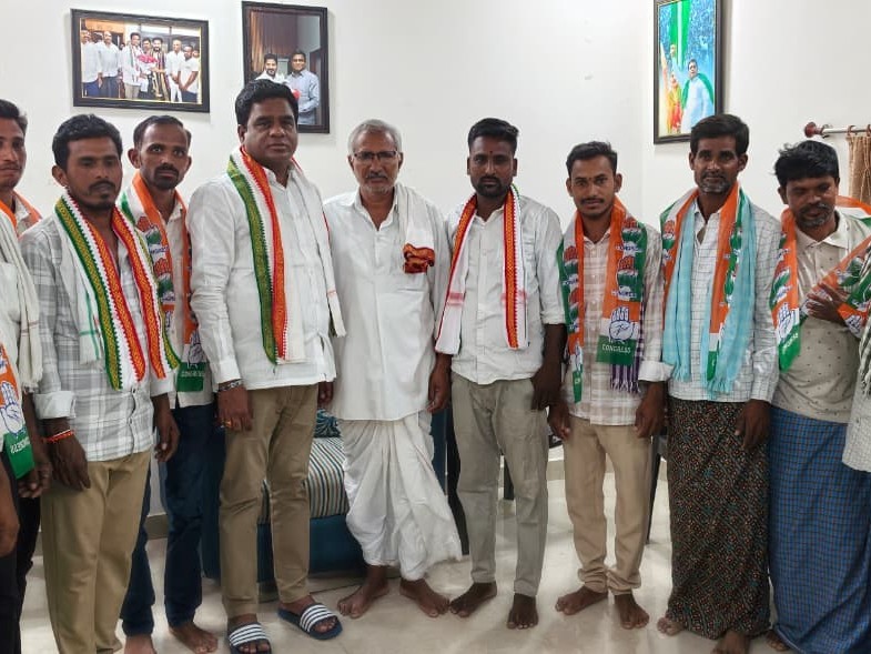 కాంగ్రెస్ పార్టీలో చేరిన BRS నాయకులు