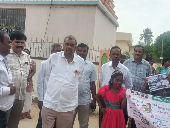 ప్రభుత్వ పాఠశాలలను బలోపేతం చేయాలి: DEO