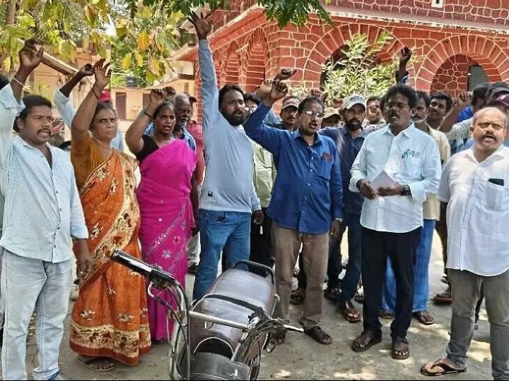 డంపింగ్ యార్డ్ వద్దంటూ నిరసన
