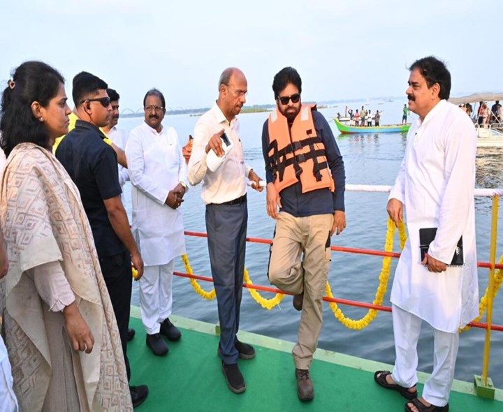 గోదావరిలోకి వ్యర్థాలు.. Dy. CM పవన్ ఆగ్రహం