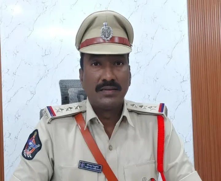 మహిళ మెడలో బంగారం గొలుసు అపహరణ