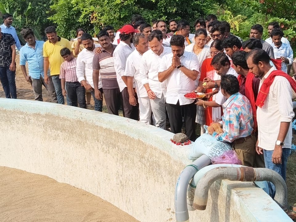 వాటర్ ఫిల్టర్ బెడ్‌ను ఛార్జ్ చేసిన ఎమ్మెల్యే