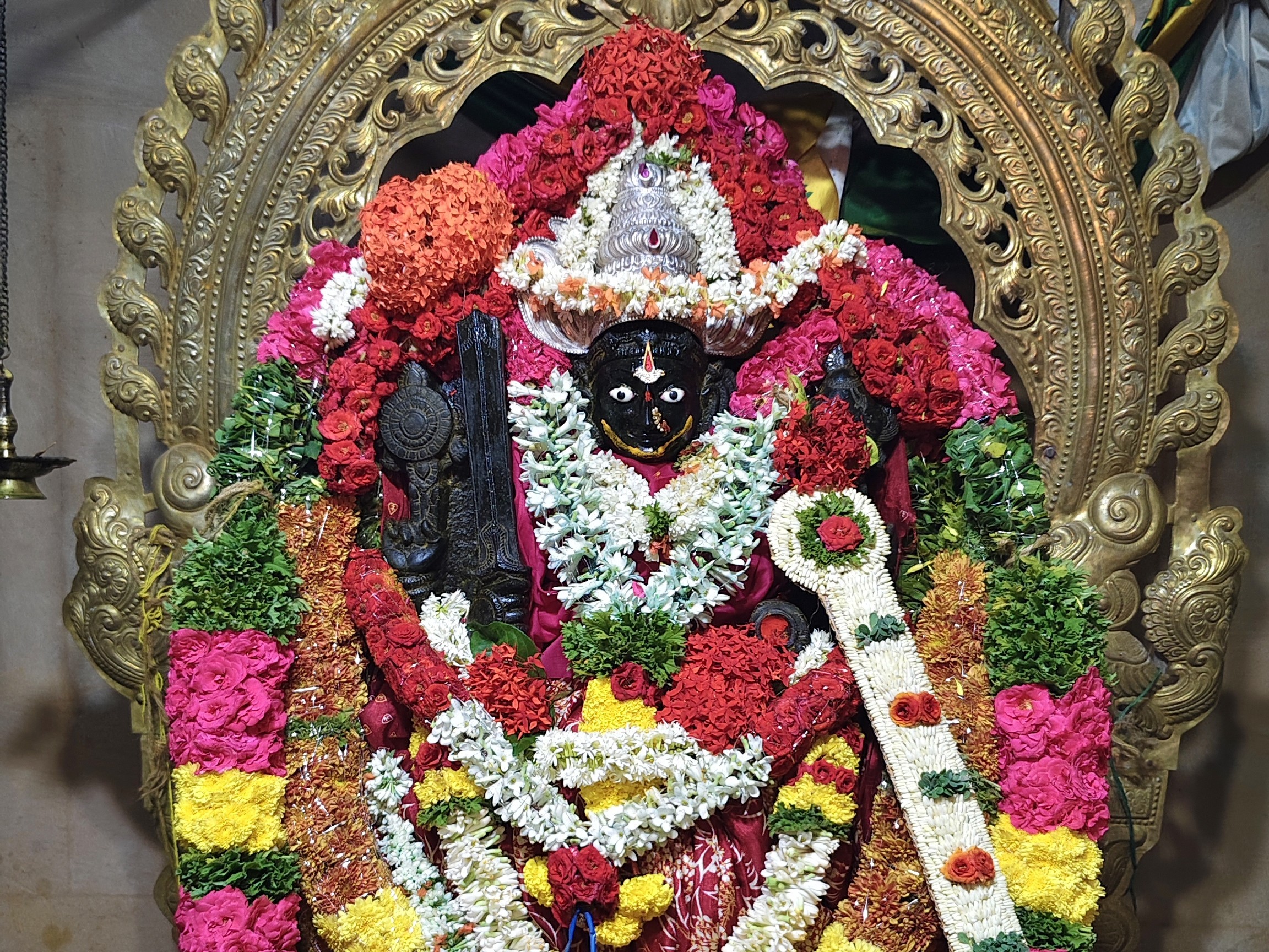 ప్రత్యేక అలంకారంలో శ్రీ చాముండేశ్వరి దేవి