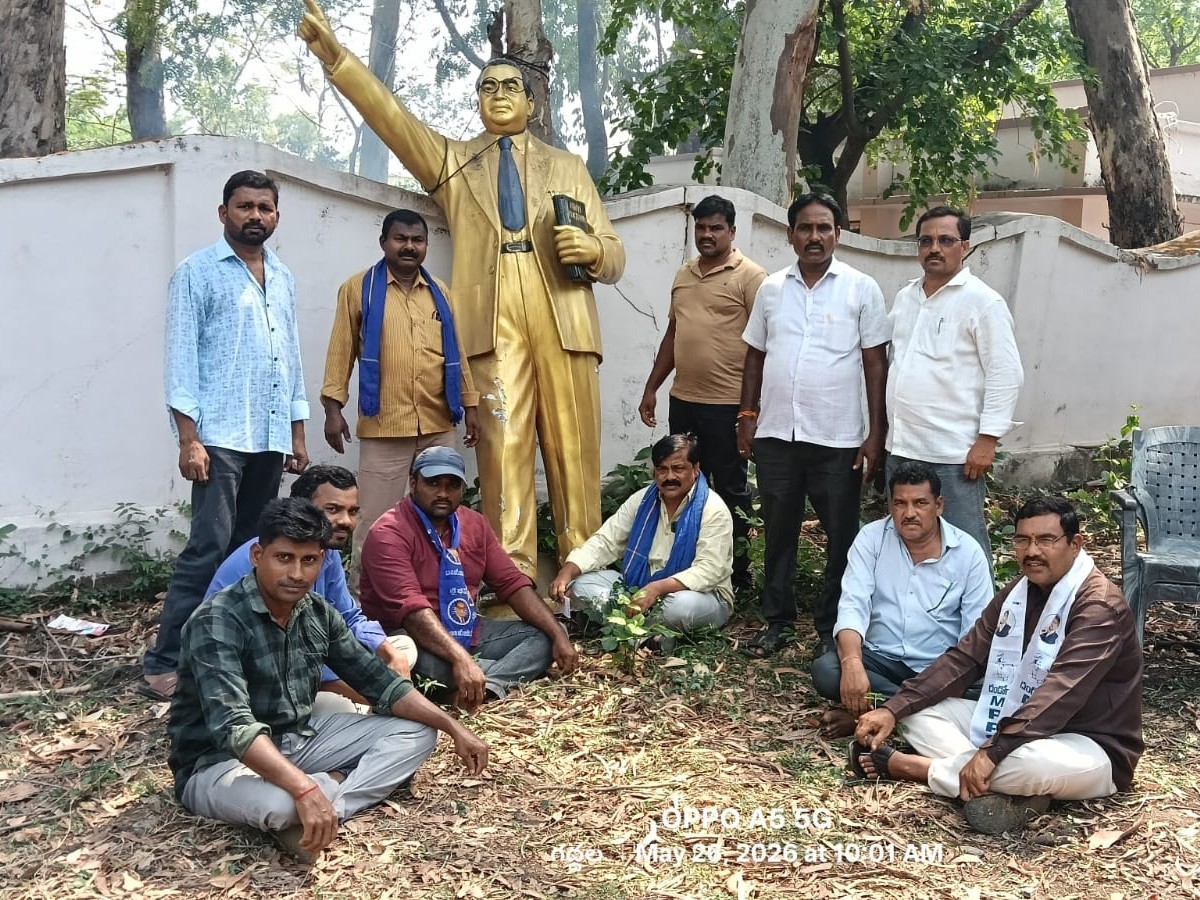 అంబేద్కర్ విగ్రహం తొలగింపు పై దళిత సంఘాల ఆగ్రహం