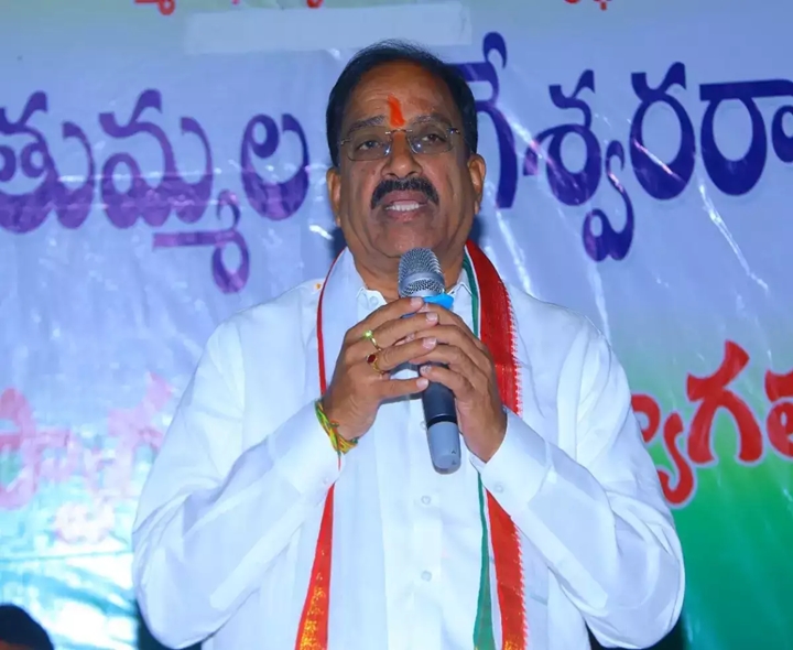 పంటవ్యర్థాలు కాల్చడంపై రైతులకు మంత్రి అవగాహన