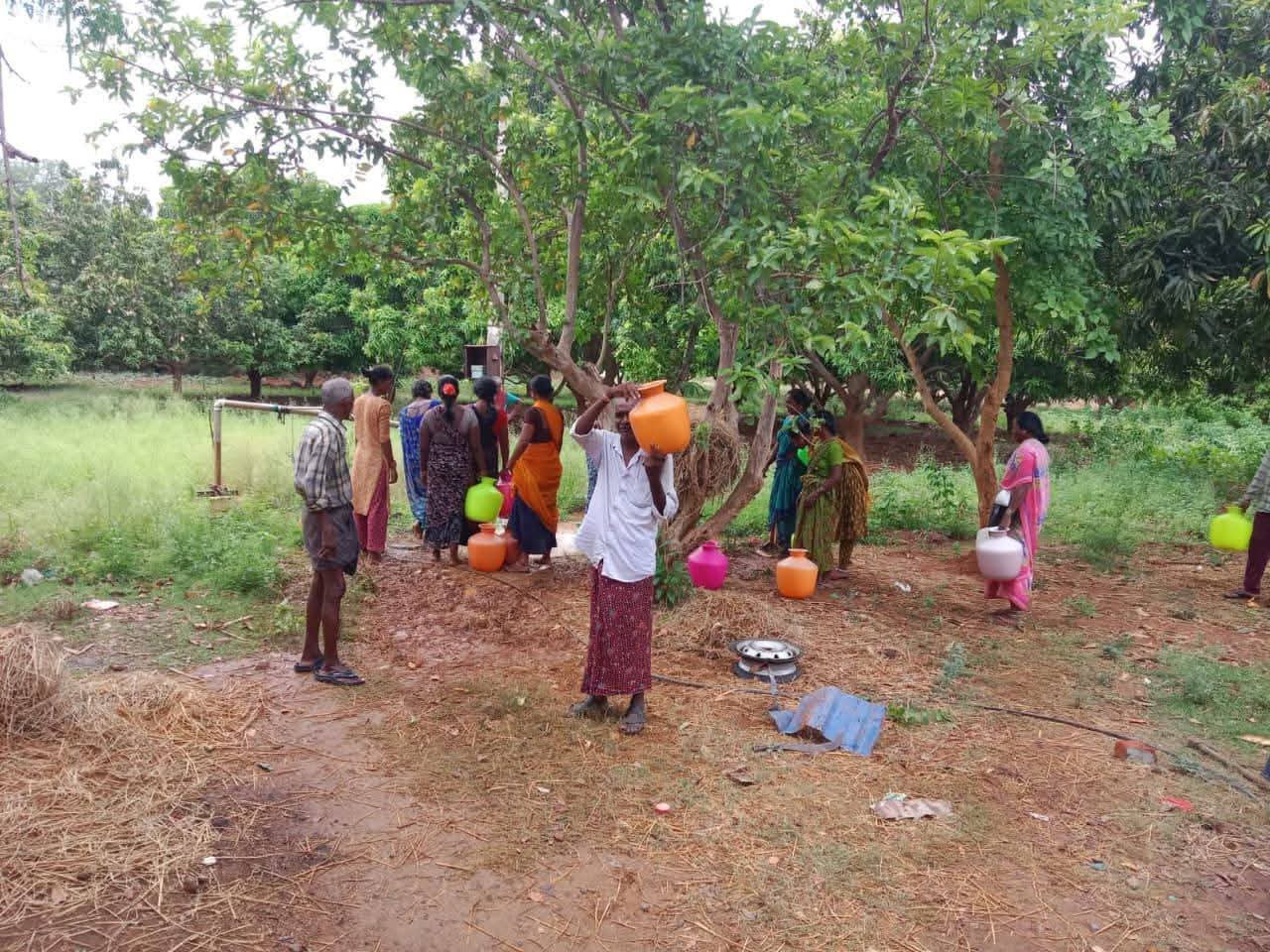 యర్రబల్లిలో తాగునీటి కోసం ప్రజల అవస్థలు