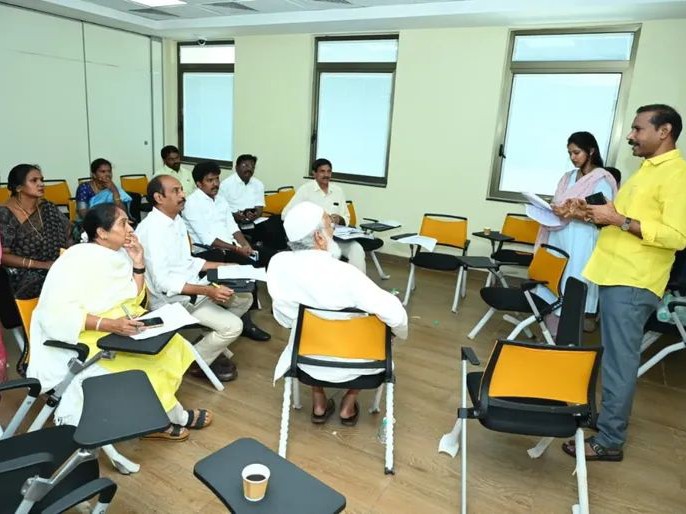 మహానాడు సమీక్షలో పాల్గొన్న మంత్రి సవిత