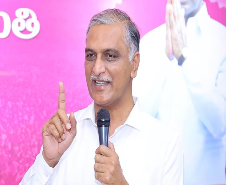 లంబాడీలపై దౌర్జన్యాలు పెరిగాయి: హరీష్ రావు 