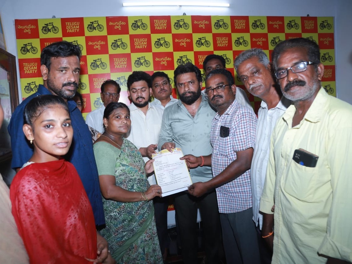 కార్యకర్తలకు అండగా టీడీపీ: మంత్రి సుభాష్