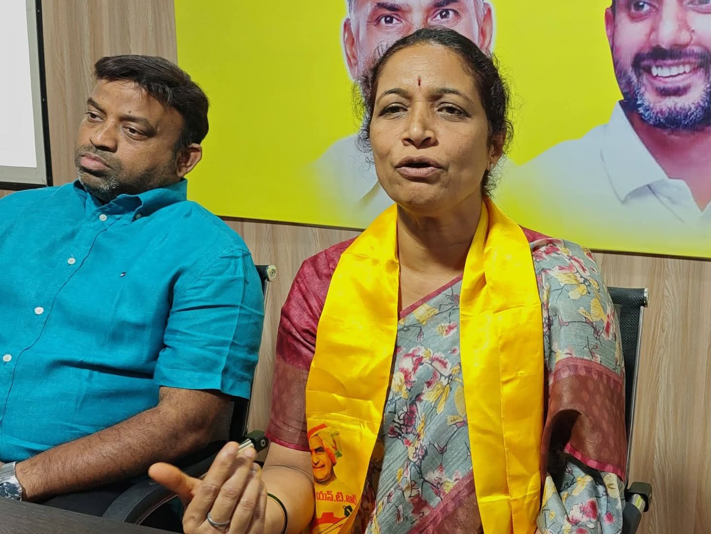 జగన్‌పై ఎమ్మెల్యే గౌరు చరిత ఘాటు వ్యాఖ్యలు