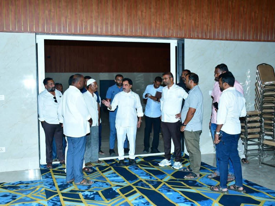మహానాడు ఏర్పాట్లు పరిశీలించిన ఎమ్మెల్యే