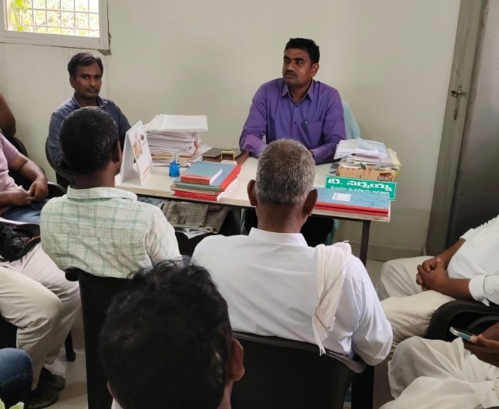 ‘రైతులు అధికారుల సూచనలు పాటించి సాగు చేయాలి’