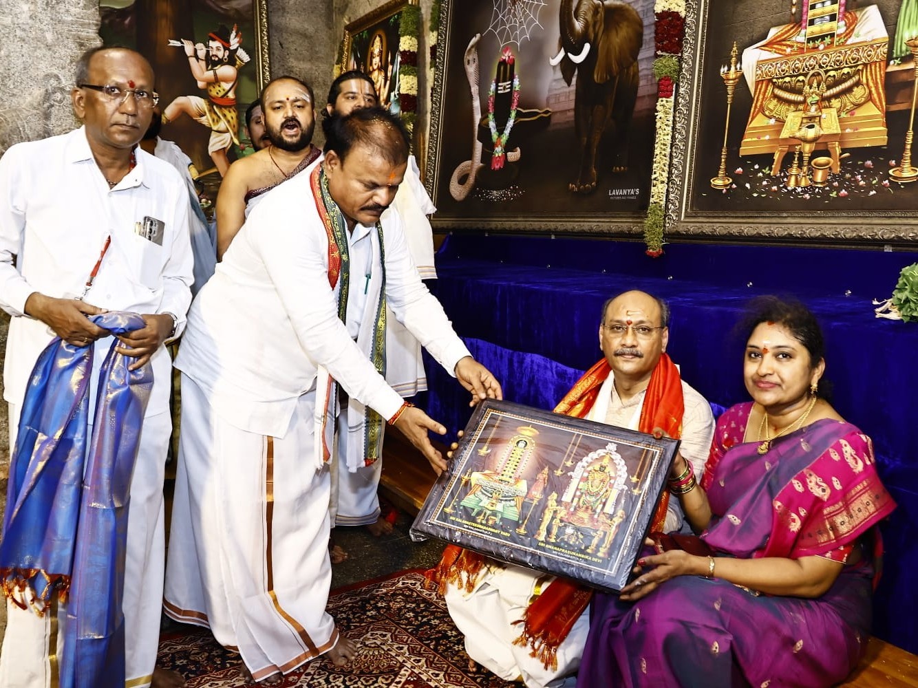 శ్రీకాళహస్తిశ్వరుని దర్శించుకున్న హైకోర్టు జడ్జ్
