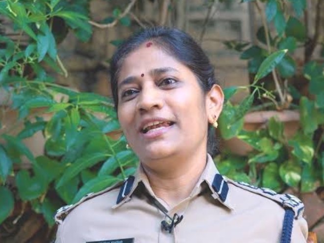 నేటి సెల్ఫీ..రేపటి సైబర్ మోసానికి ఆయుధం: సీపీ