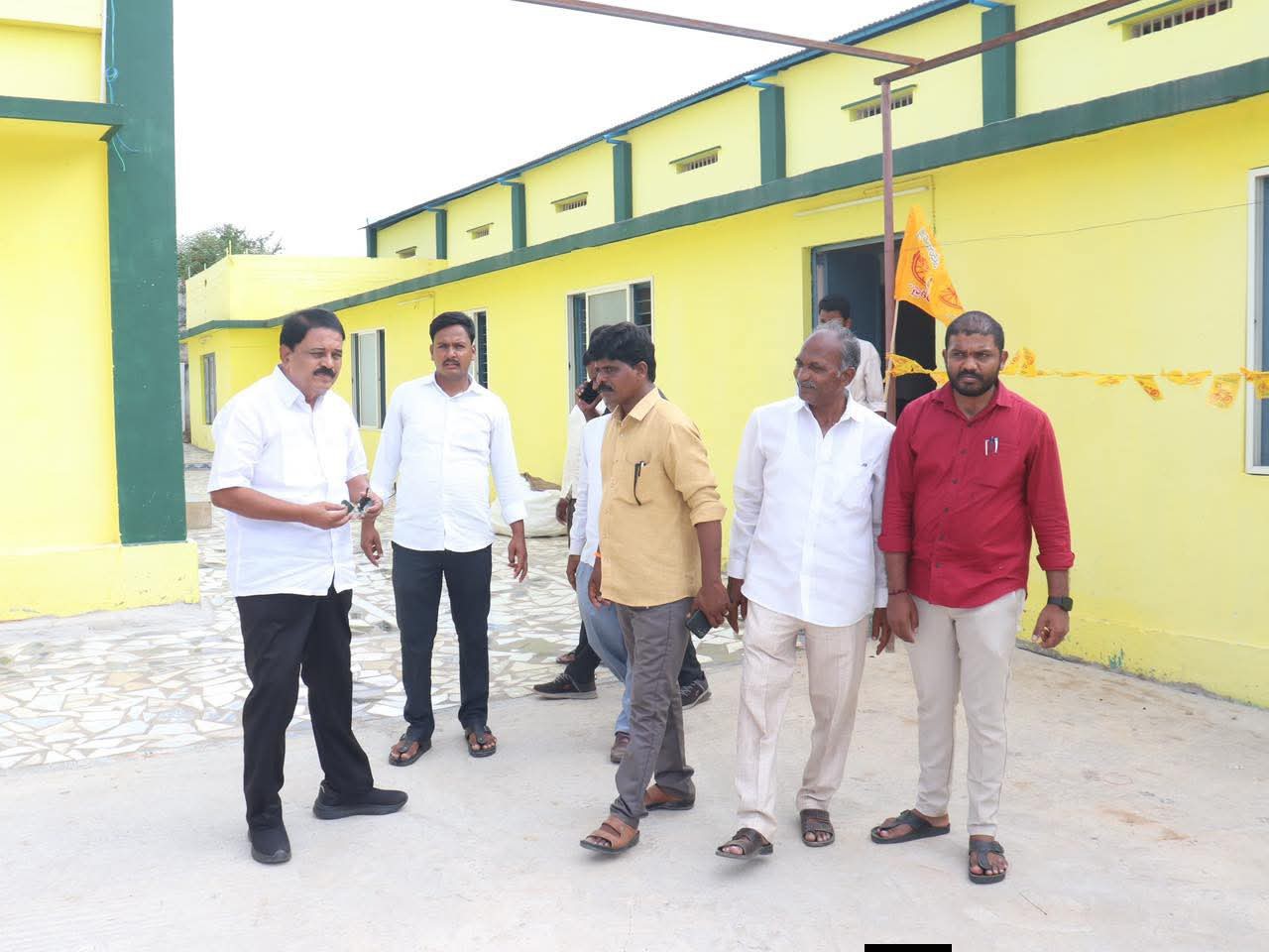మహానాడు ఏర్పాట్లు పరిశీలించిన పల్లె రఘునాథరెడ్డి