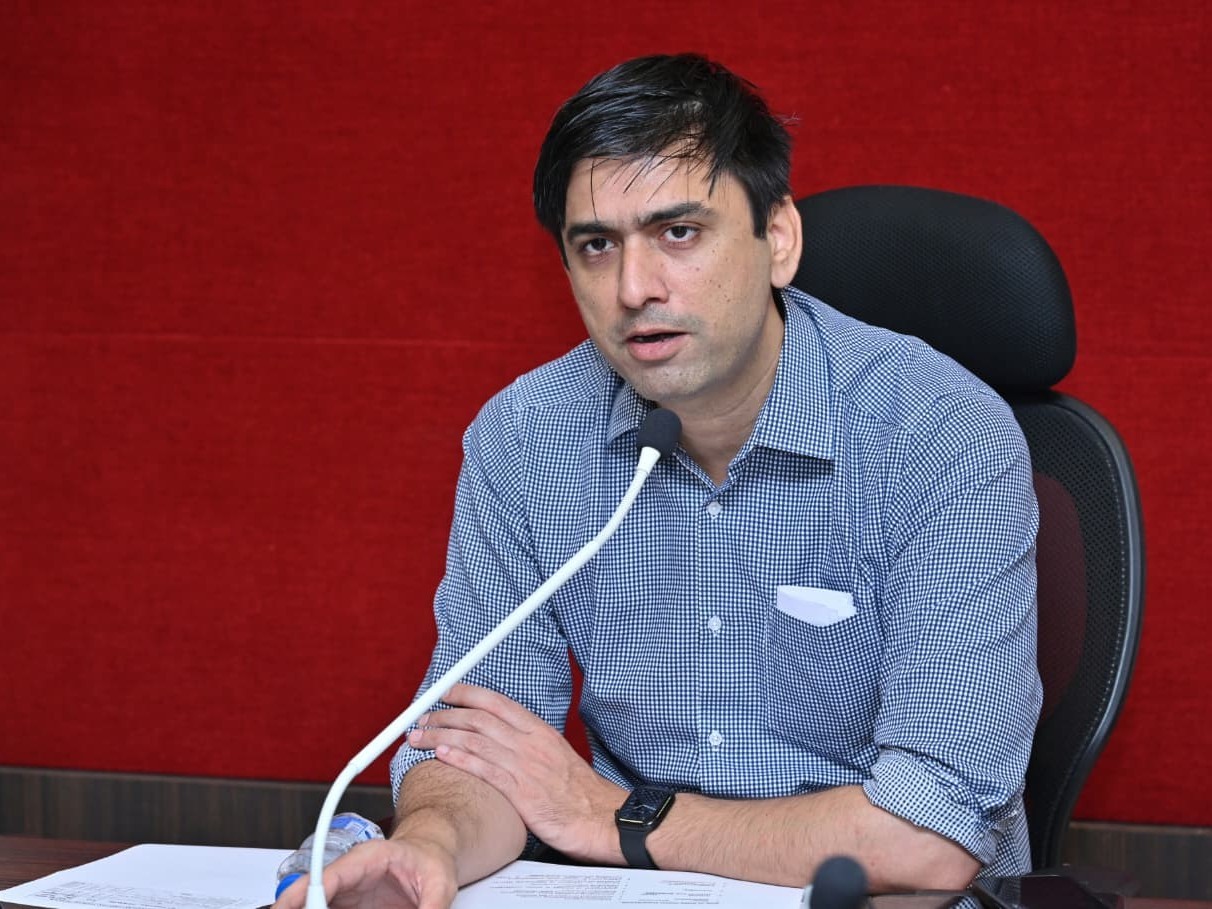 ‘సచివాలయ సిబ్బంది మెరుగైన సేవలు అందించాలి’