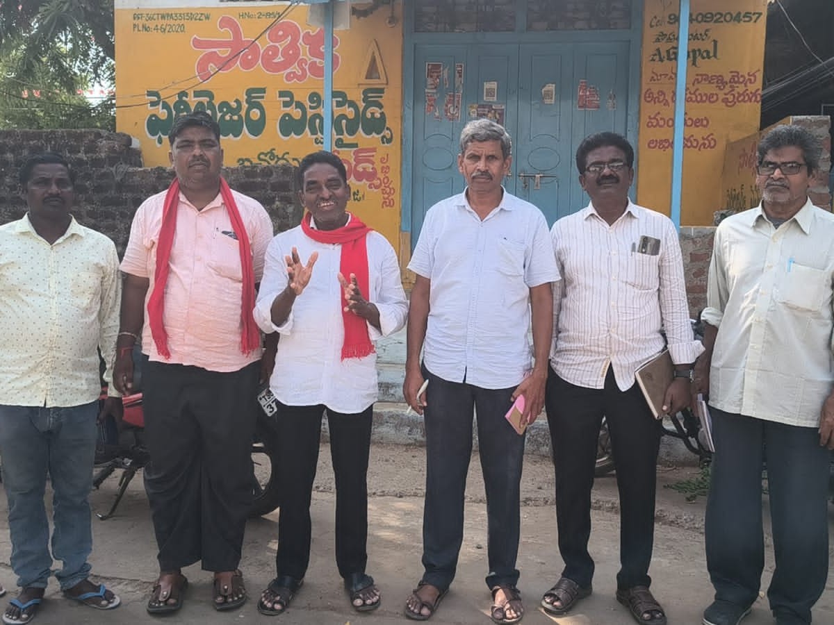 ‘ఇందిరమ్మ ఇళ్లను పేదలకు మాత్రమే ఇవ్వాలి’