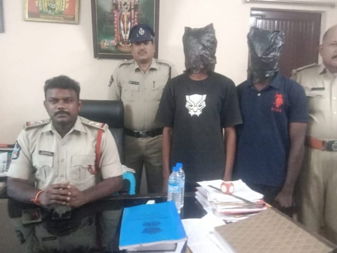 దారిదోపిడీ కేసులో ముగ్గురు అరెస్ట్