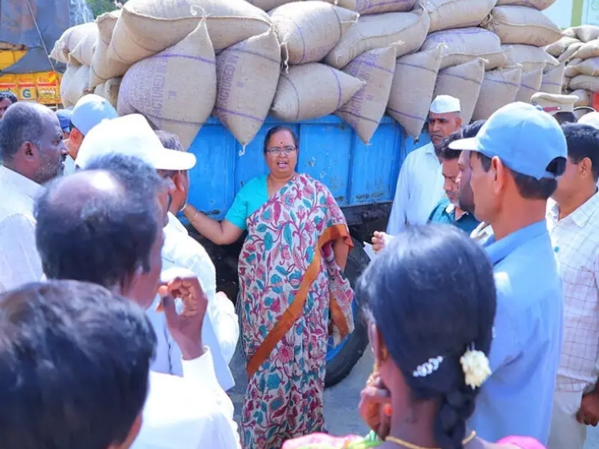 ‘ధాన్యాన్ని ఎత్తైన ప్రాంతాల్లో ఉంచాలి’