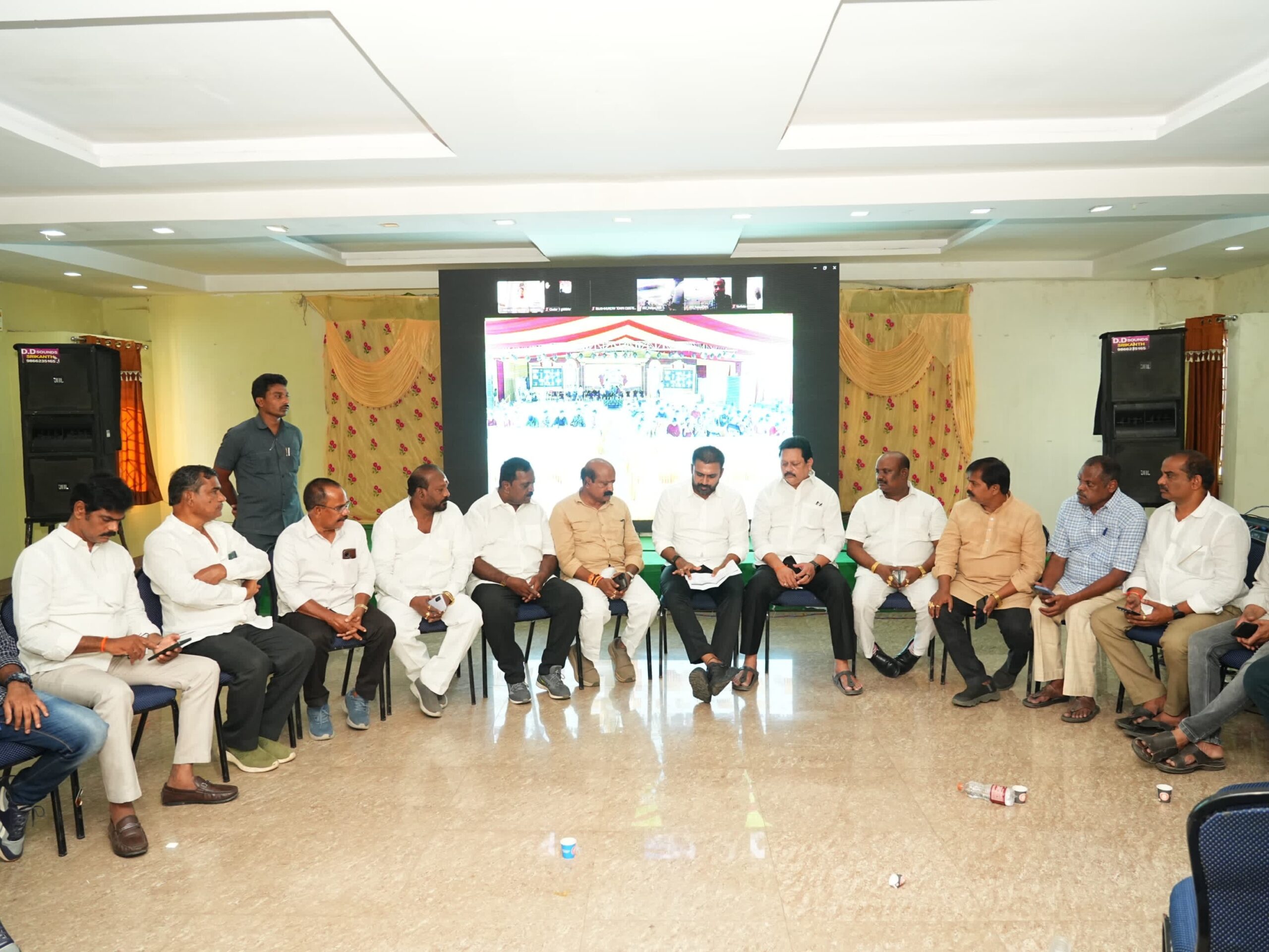 మహానాడును విజయవంతం చేయాలి: ఎమ్మెల్యే ఆదిరెడ్డి