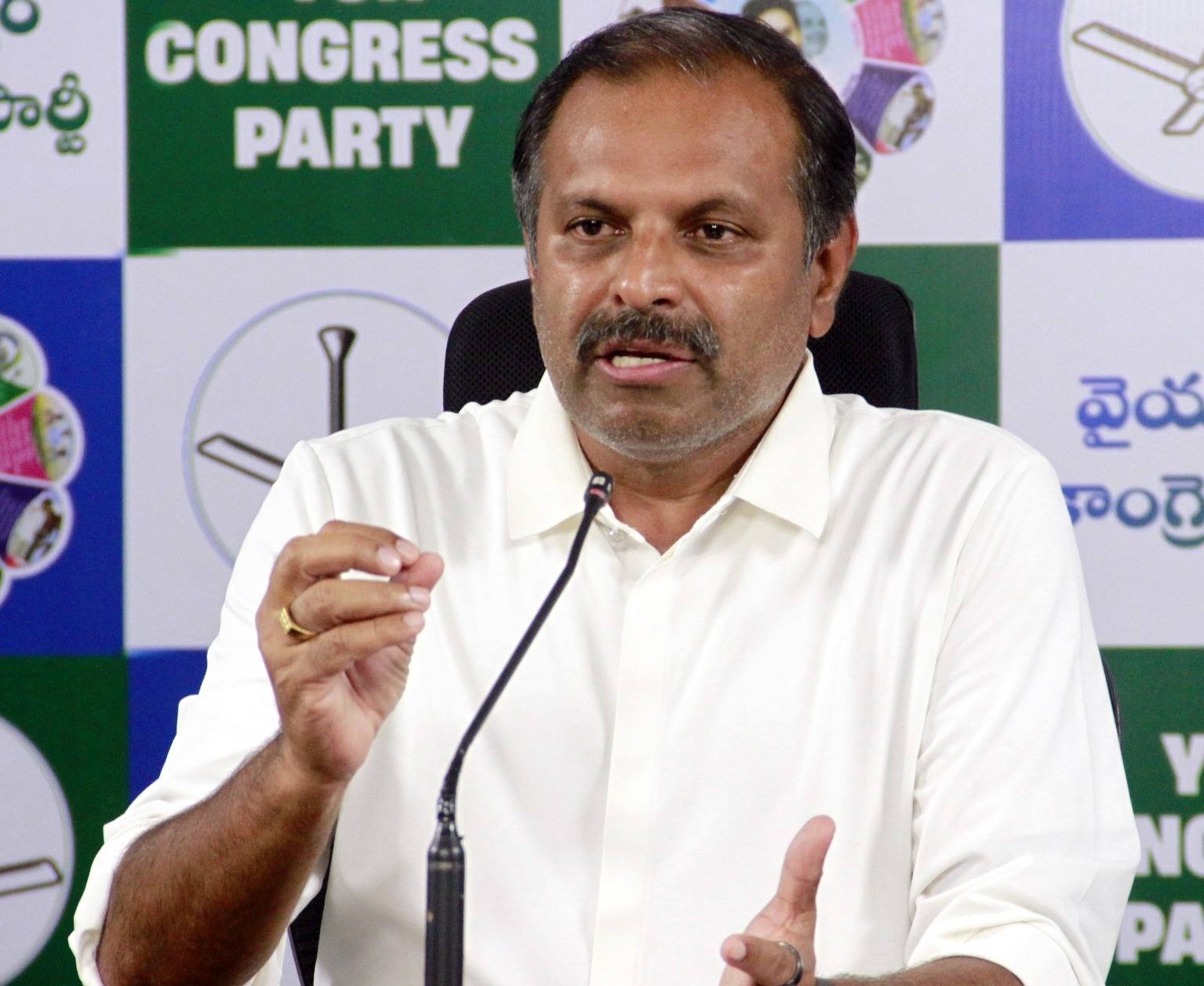 హామీల అమలులో కూటమి ప్రభుత్వం విఫలం: శ్రీకాంత్ రెడ్డి