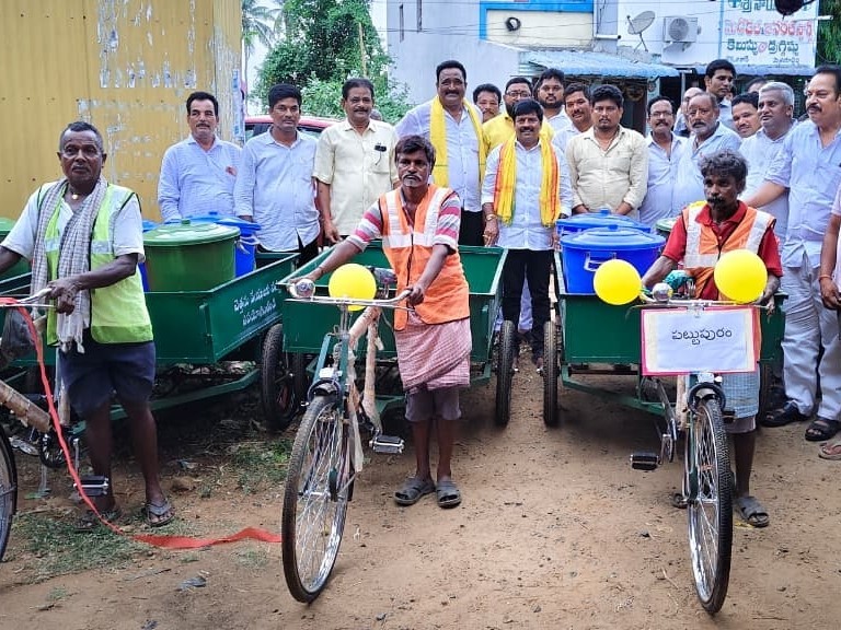 మెలియాపుట్టిలో ట్రై సైకిళ్ళు పంపిణీ