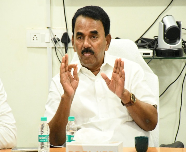 ఇరిగేషన్ పనులకు ప్రతిపాదనలు సిద్ధం చేయాలి: మంత్రి