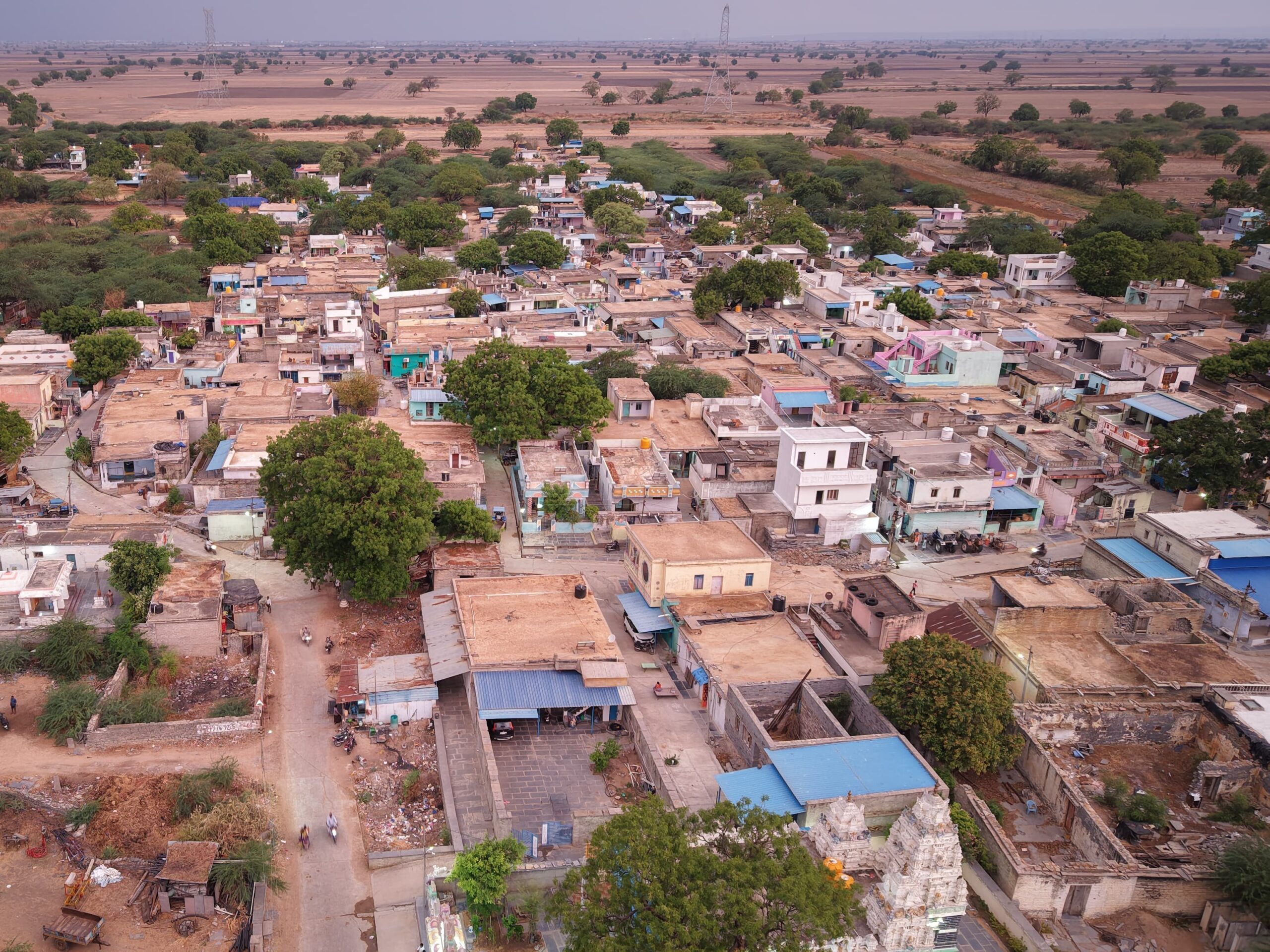డ్రోన్ కెమెరాలతో పోలీసుల ప్రత్యేక నిఘా