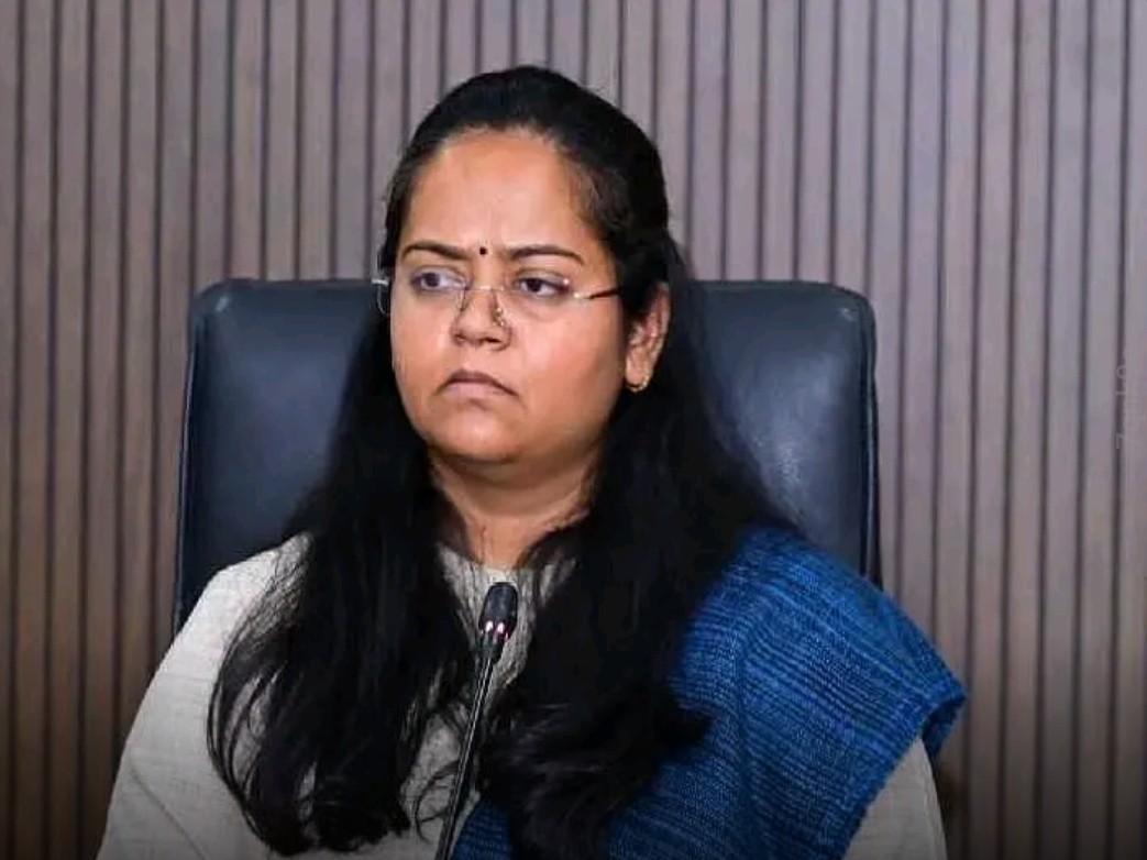 ప్రభుత్వ టీచర్ కులం సర్టిఫికెట్ రద్దు చేసిన కలెక్టర్