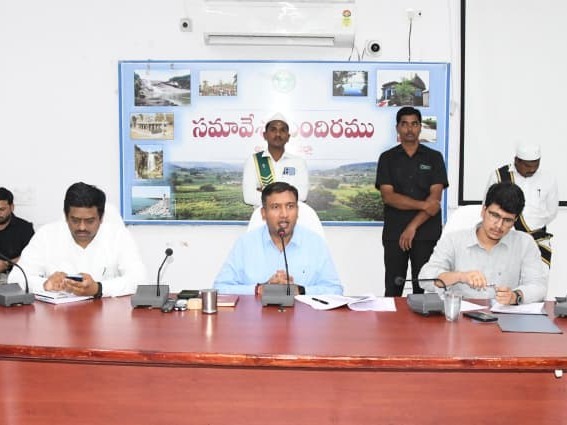 ప్రభుత్వ పథకాలను పకడ్బందీగా అమలు చేయాలి: కలెక్టర్
