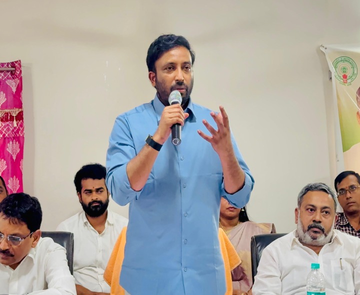 జిల్లాలో మెగా జాతీయ చేనేత వస్త్ర ప్రదర్శన: ఎంపీ