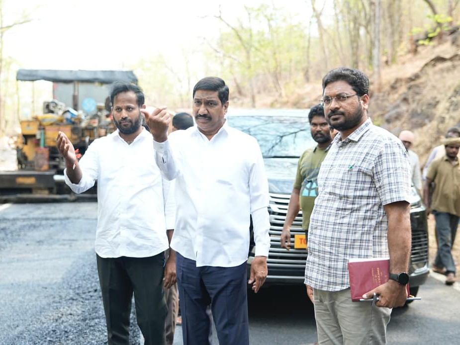 రహదారుల నిర్మాణ నాణ్యతలో రాజీపడొద్దు: మంత్రి