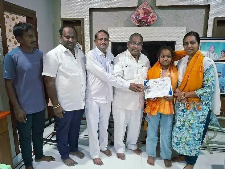 రాష్ట్రస్థాయి పోటీలకు మెట్‌పల్లి విద్యార్థిని