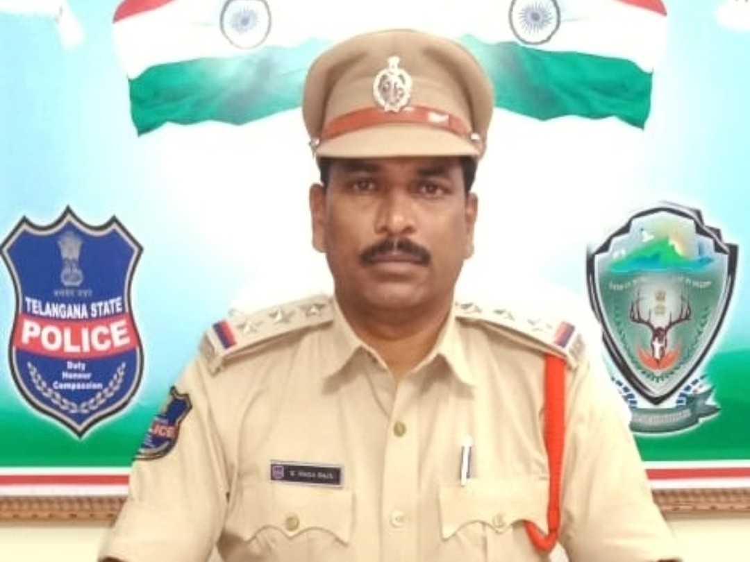 భూకబ్జాలకు పాల్పడితే చర్యలు తప్పవు: సీఐ
