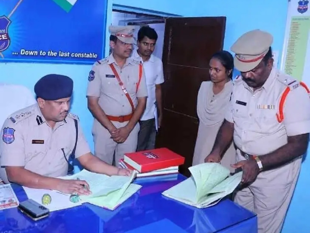 పెండింగ్ కేసుల దర్యాప్తు వేగవంతం చేయాలి: ఎస్పీ