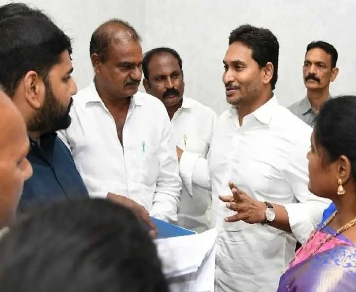 రాజకీయ కక్షతో షెడ్లు కూల్చేశారని మాజీ సీఎంకు ఫిర్యాదు