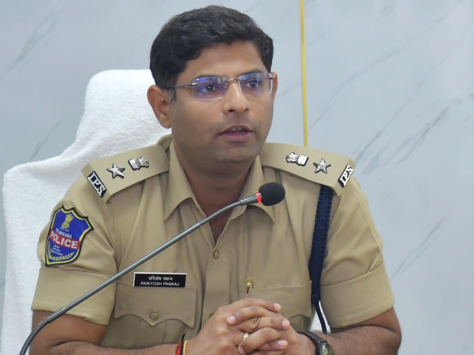 రోడ్లపై ధాన్యం ఆరబోస్తే చర్యలు: ఎస్పీ