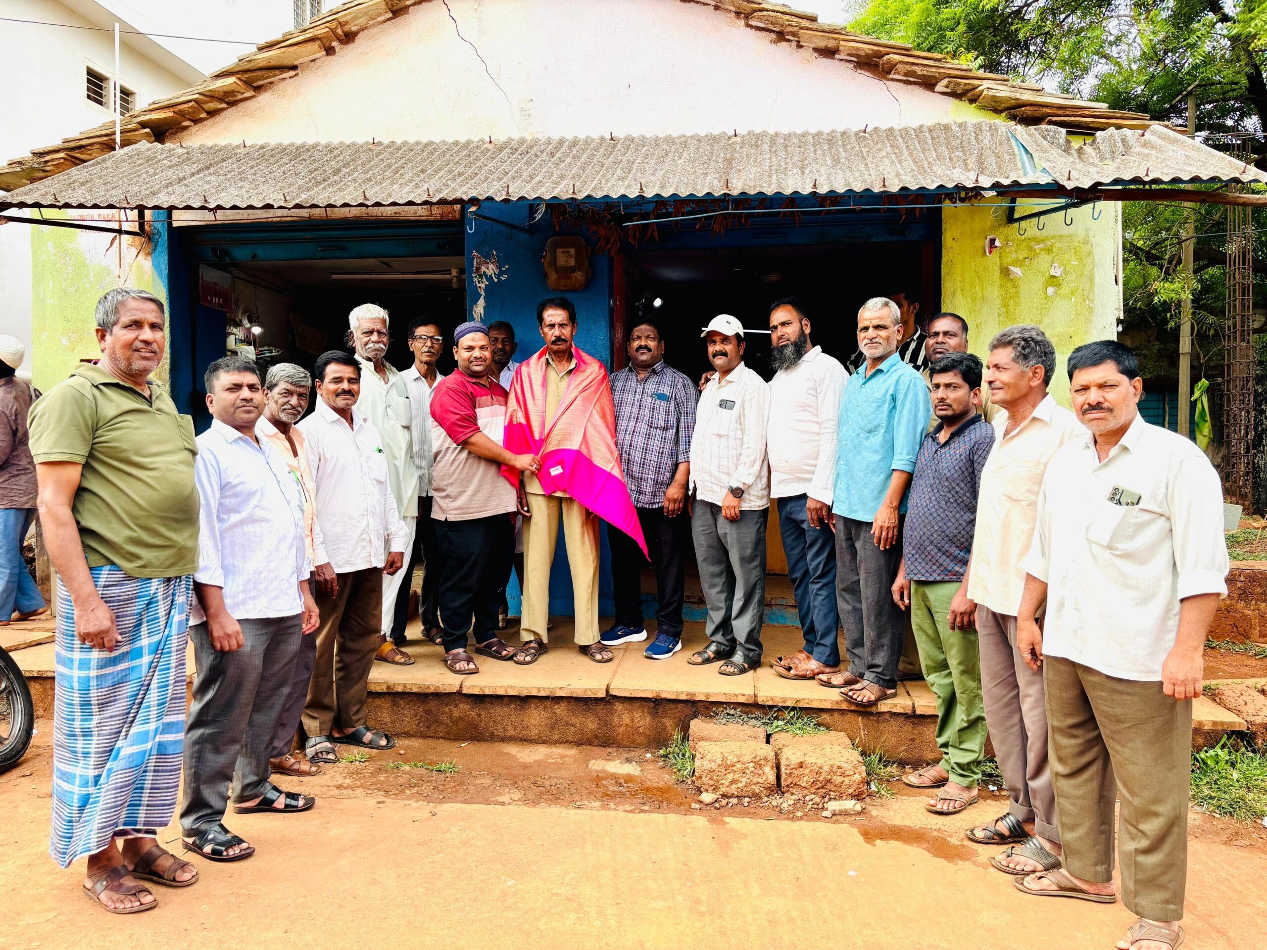 వికారాబాద్ డిపో కు చెందిన RTC డ్రైవర్‌కు ఘన సన్మానం