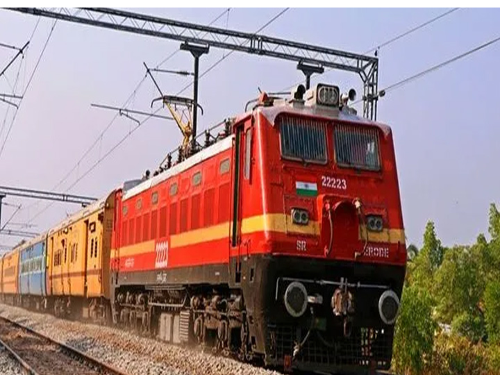 నేడు చర్లపల్లి-దానాపూర్ మార్గంలో వన్ వే ప్రత్యేక రైలు