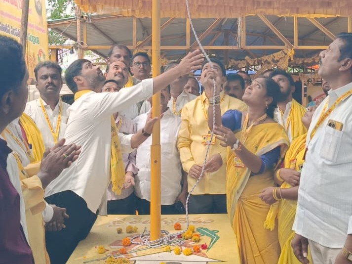 జమ్మలమడుగులో టీడీపీ జెండా ఆవిష్కరణ కార్యక్రమం