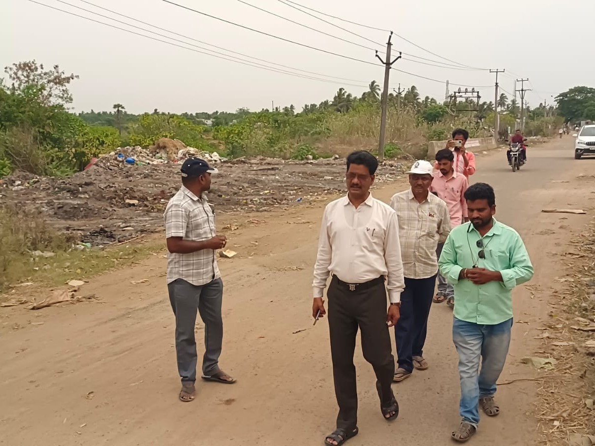 లక్కవరంలో పర్యటించిన DLDO